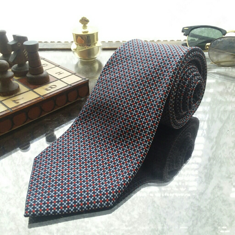 Mens • Banana Republic • 100% Silk • Skinny Tie